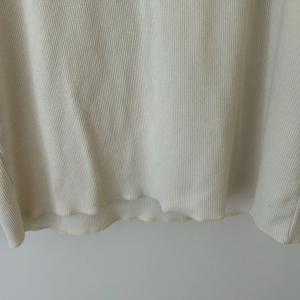 Vintage Ralph Lauren Ribbed Knit Turtleneck Sweater in Cream
Size: Large
EUC - Picture 7 of 10